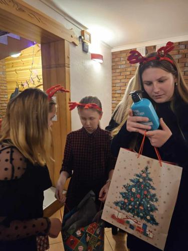 410651912 865453708700825 143916524825269499 n